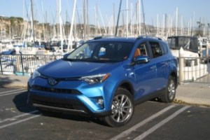 160107-2016toyota-rav4-hybrid-and-rav4-se-review-by-steve-purdy.3